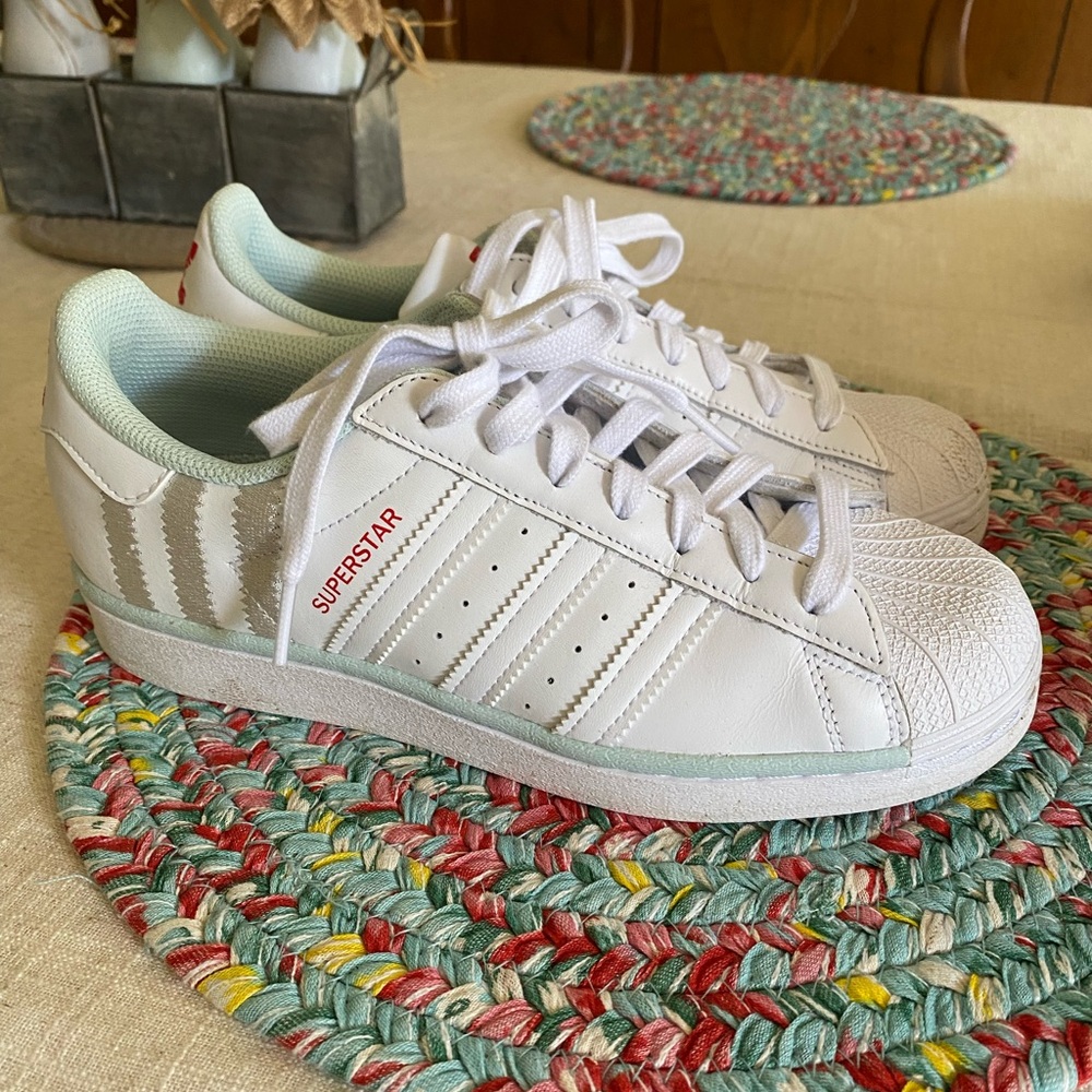 Mens or women’s adidas superstar shell toe shoes